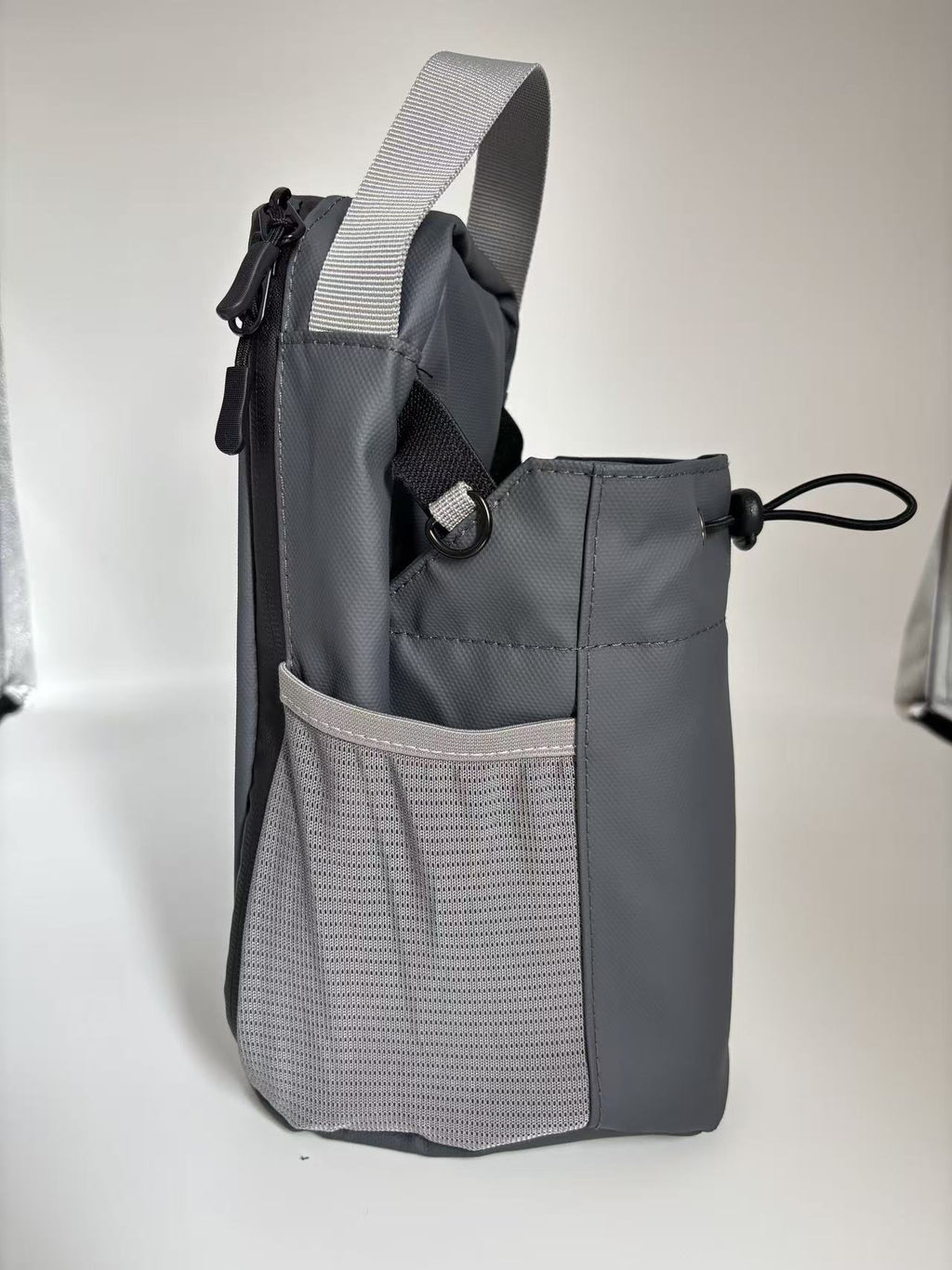 Magnetic Sports Water Bottle Bag with Phone Pouch
